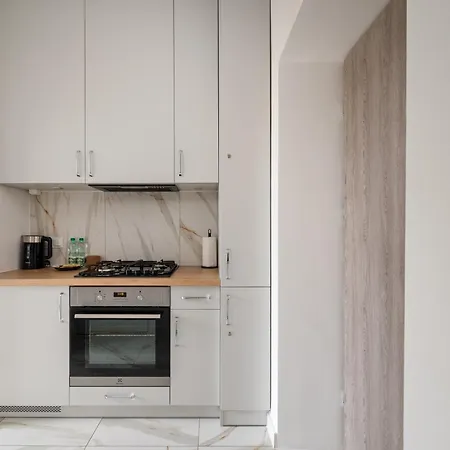 Marszalkowska Centre By Bookinghost *